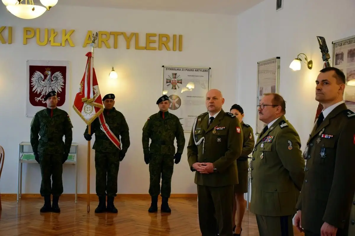 Ceremonia przekazania obowiązków dowódcy 23 pułku artylerii ppłk. Markowi Wasielewskiemu