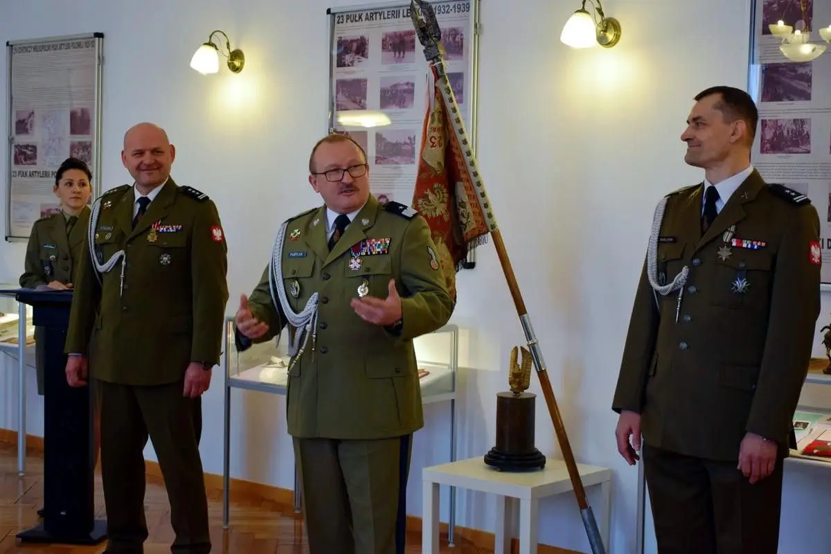 Ceremonia przekazania obowiązków dowódcy 23 pułku artylerii ppłk. Markowi Wasielewskiemu