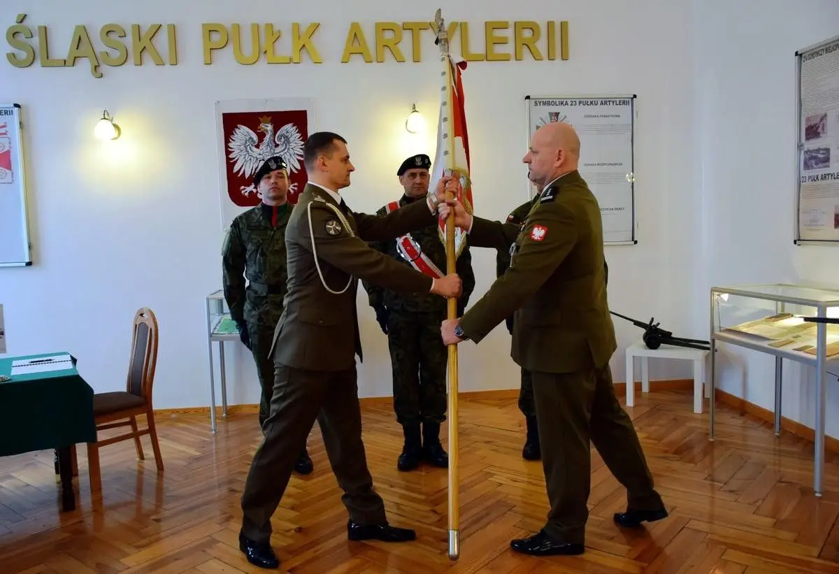 Ceremonia przekazania obowiązków dowódcy 23 pułku artylerii ppłk. Markowi Wasielewskiemu