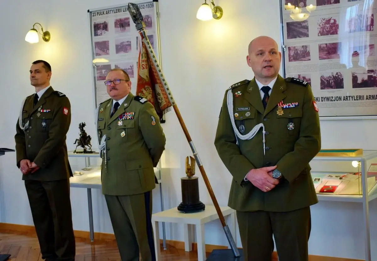 Ceremonia przekazania obowiązków dowódcy 23 pułku artylerii ppłk. Markowi Wasielewskiemu
