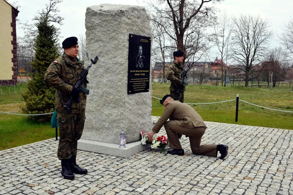 Ceremonia przekazania obowiązków dowódcy 23 pułku artylerii ppłk. Markowi Wasielewskiemu