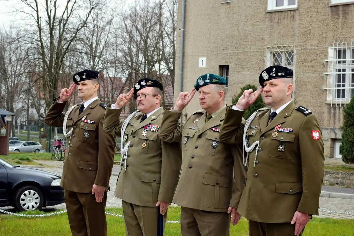 Ceremonia przekazania obowiązków dowódcy 23 pułku artylerii ppłk. Markowi Wasielewskiemu