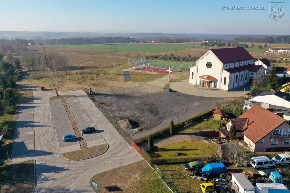 Parking i droga dojazdowa na os. Przylesie