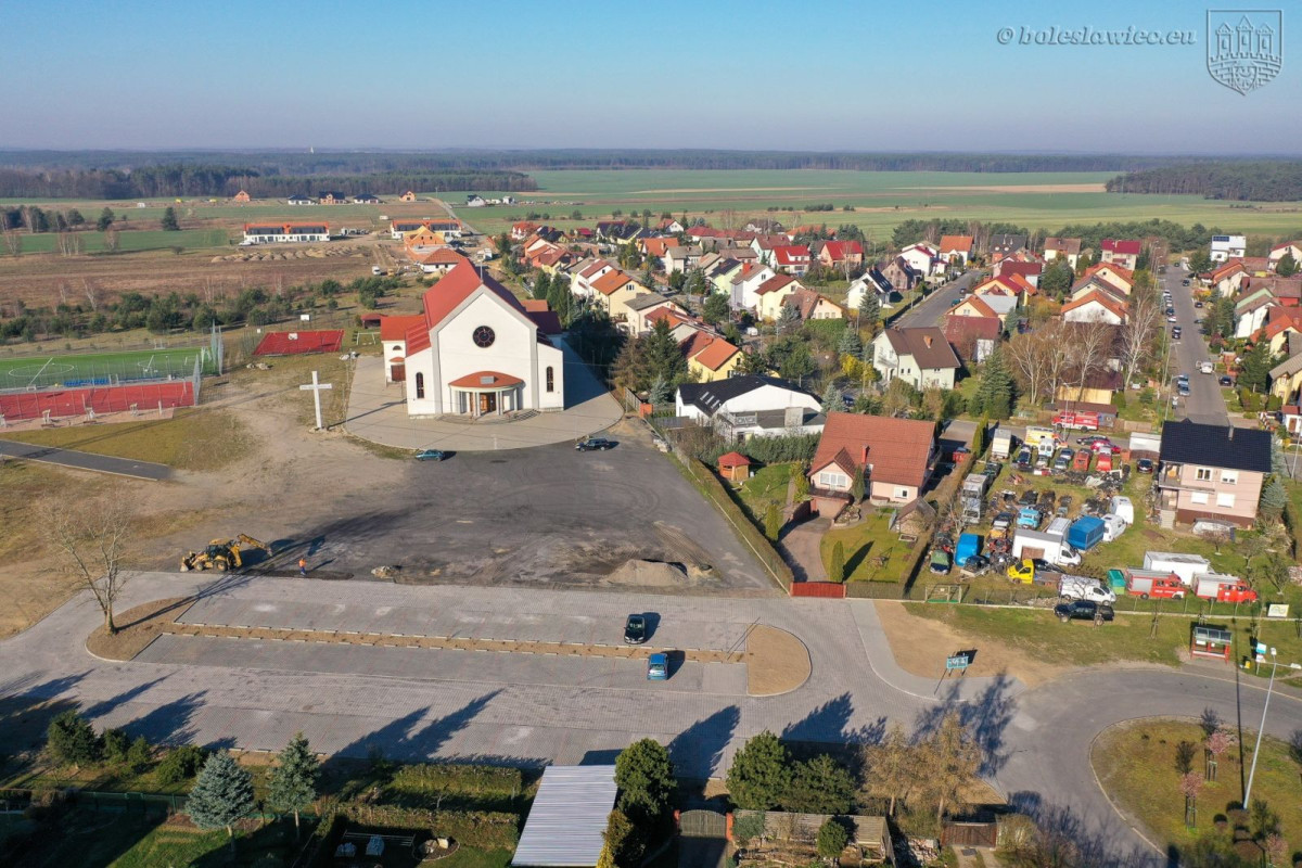 Parking i droga dojazdowa na os. Przylesie