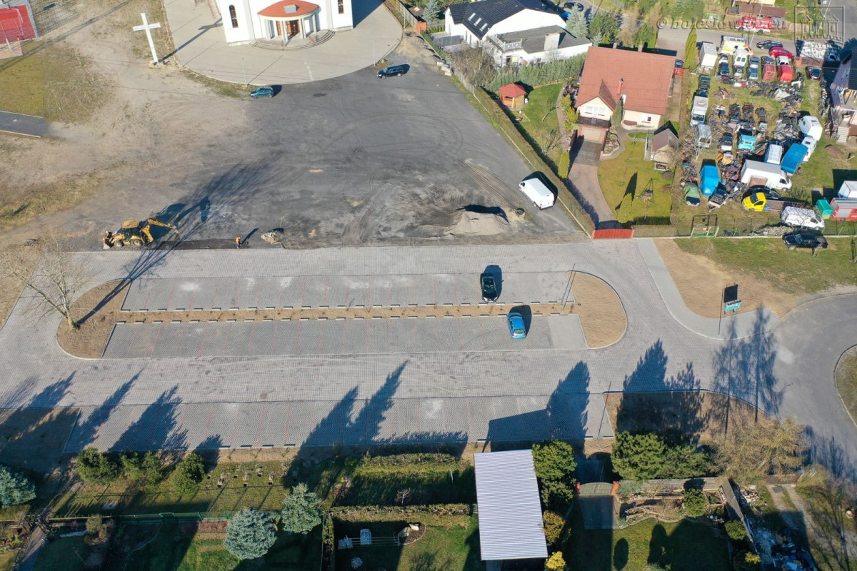 Parking i droga dojazdowa na os. Przylesie