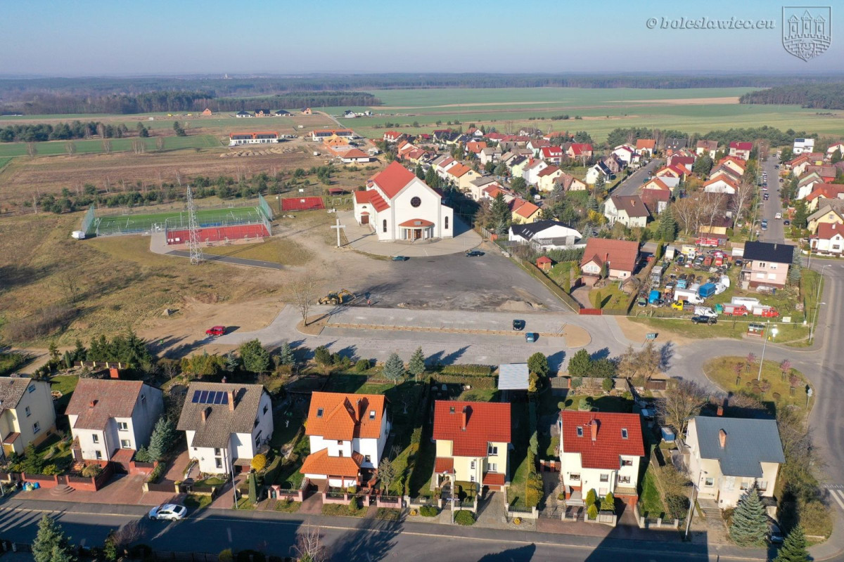 Parking i droga dojazdowa na os. Przylesie