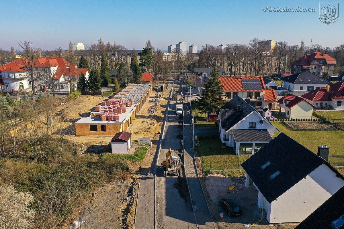 Prace przy ul. Jagiellonów w Bolesławcu