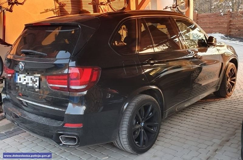 Narkotyki ujawnione przez bolesławiecką policję na posesji Wojciecha W.