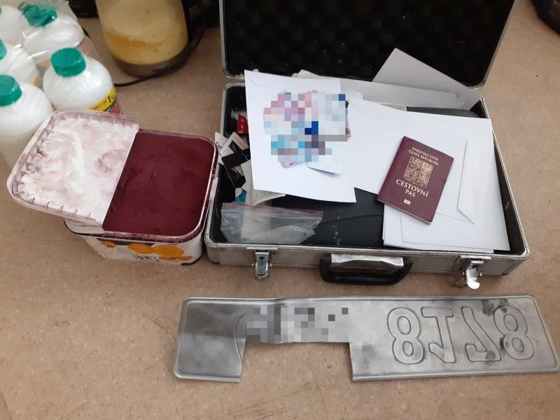 Narkotyki, samochód i broń zabezpieczone w gminie Nowogrodziec (powiat bolesławiecki)