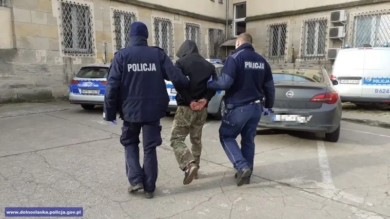 Zatrzymani włamywacze i łupy