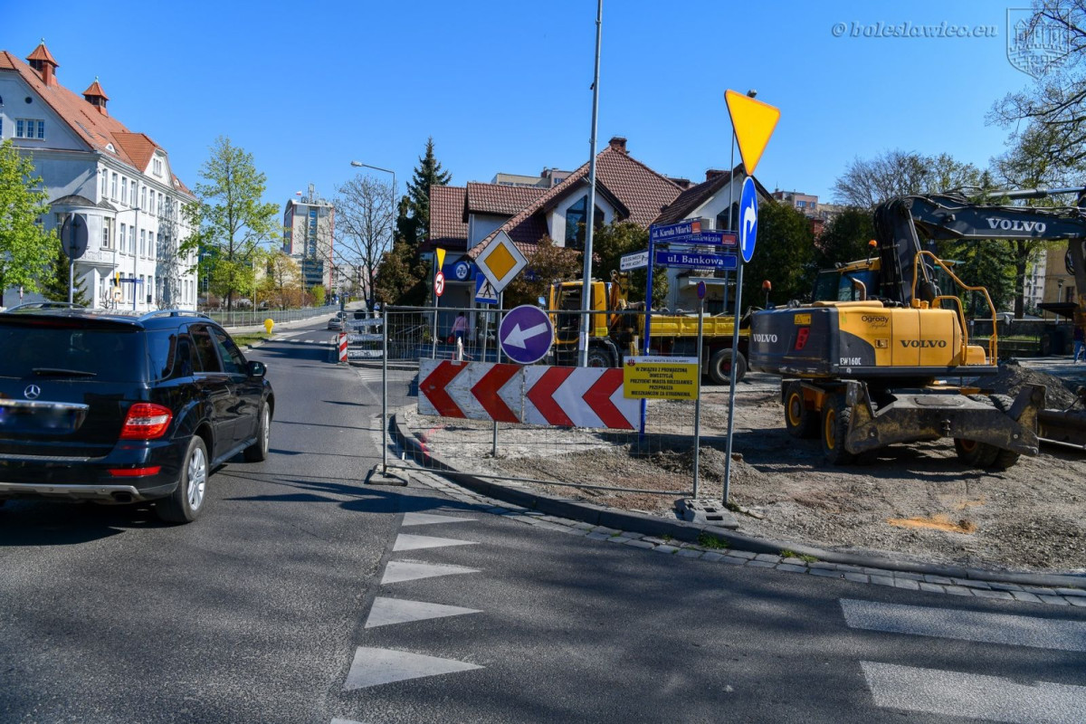 Prace przy przebudowie ulic Bankowej i Karola Miarki w Bolesławcu