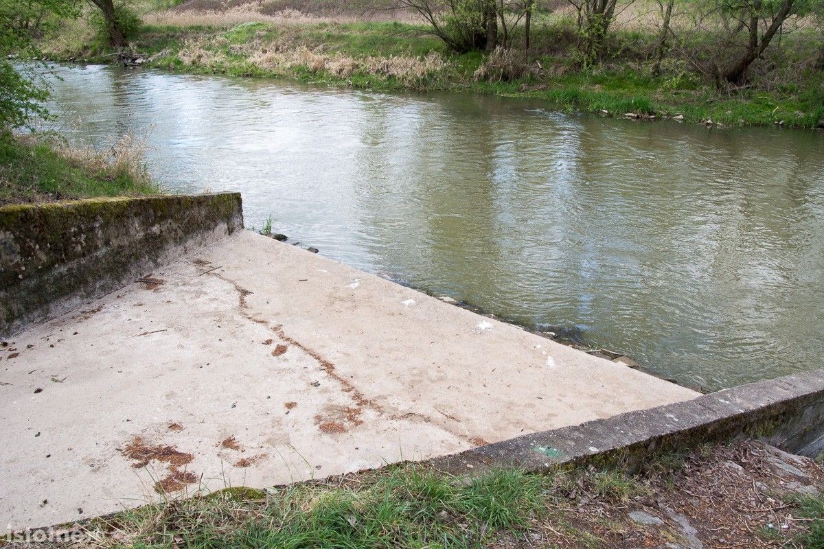 Stan wody w rzecze Bóbr (zdjęcia wykonane 26 kwietnia w Bolesławcu)