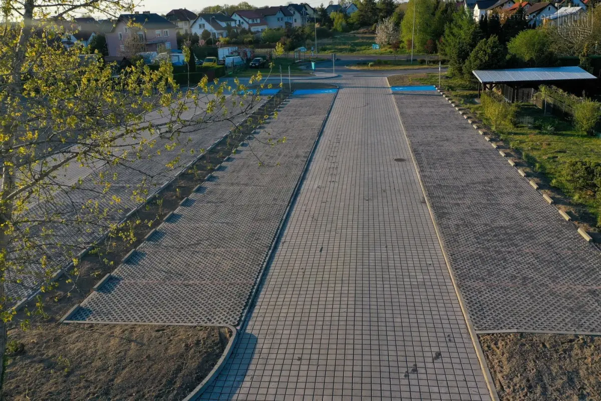 Parking na osiedlu Przylesie w Bolesławcu