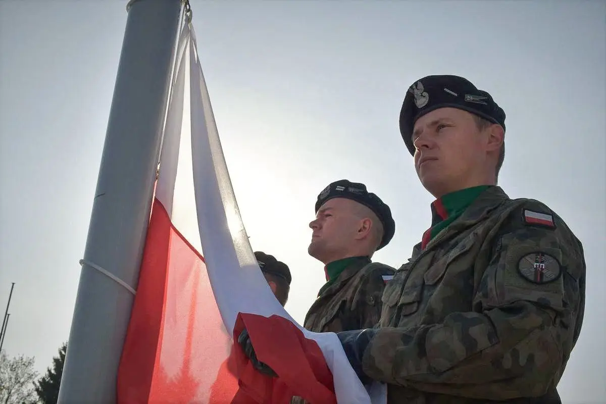 Uroczysta zbiórka w 23 Śląskim Pułku Artylerii w Bolesławcu