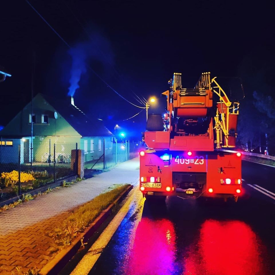 Akcja straży pożarnej w m. Zebrzydowa (gmina Nowogrodziec, powiat bolesławiecki)
