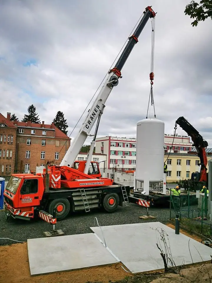 16-t zbiornik na tlen w szpitalu powiatowym w Bolesławcu