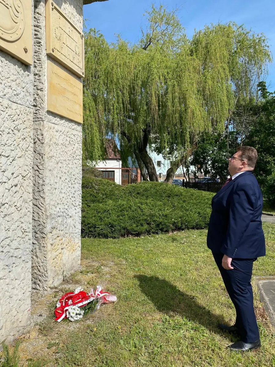 Poseł Robert Obaz w Bolesławcu oddał hołd poległym