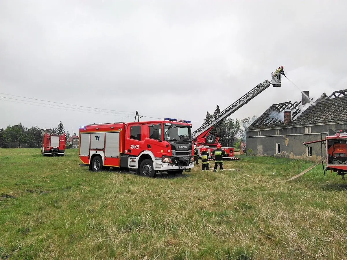 Akcja straży pożarnej w Motylach (gmina Gromadka, powiat bolesławiecki)