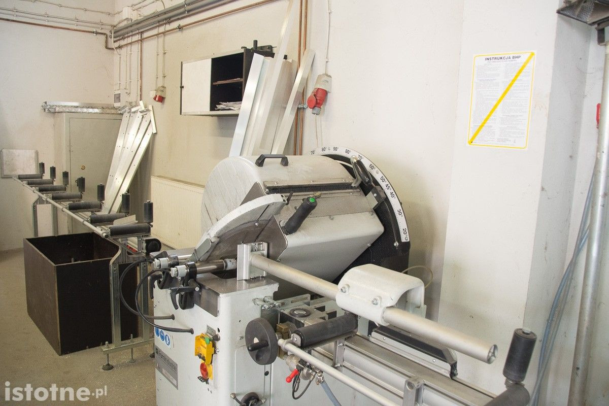 Prototypowa bezpieczna kabina do badań na koronawirusa powstała w Bolesławcu