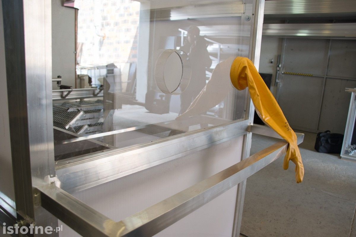 Prototypowa bezpieczna kabina do badań na koronawirusa powstała w Bolesławcu