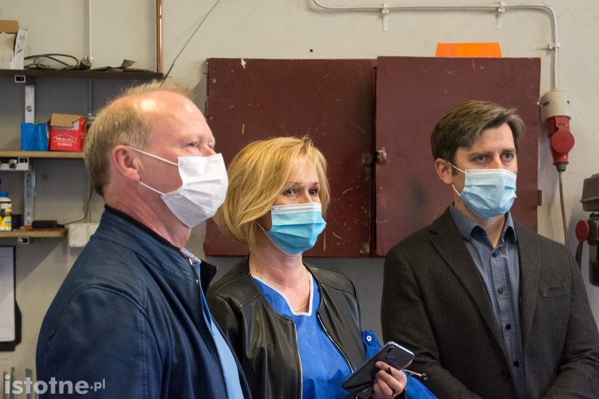 Prototypowa bezpieczna kabina do badań na koronawirusa powstała w Bolesławcu