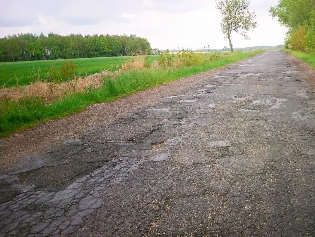 Dziurawa droga Ocice–Gościszów–Mściszów (powiat bolesławiecki–powiat lubański)