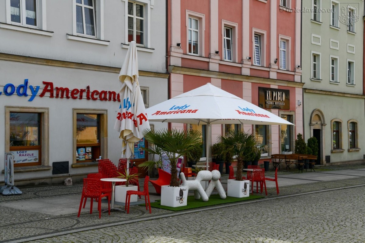 Na bolesławieckim Rynku działają ogródki kawiarniane