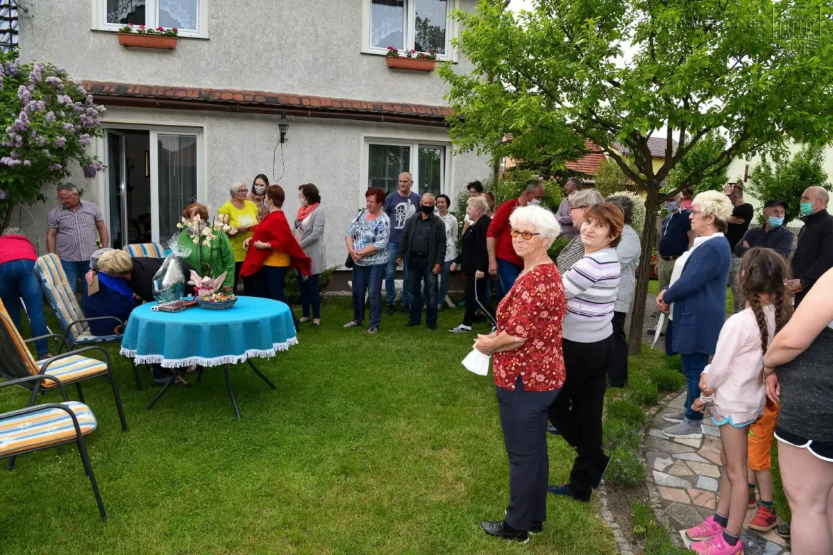 Przyjęcie-niespodzianka z okazji setnych urodzin Janiny Walenciejczyk z Bolesławca