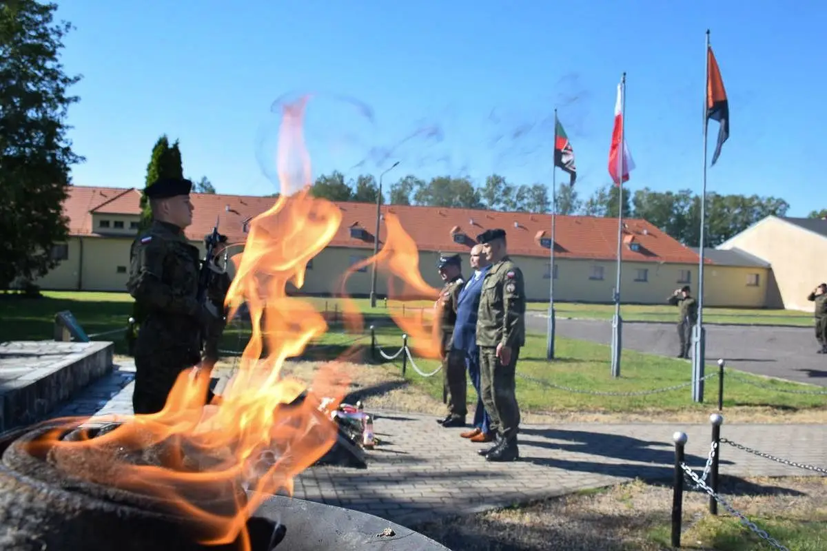 Apel z okazji Dnia Weterana Działań poza Granicami Państwa w 23 Śląskim Pułku Artylerii w Bolesławcu