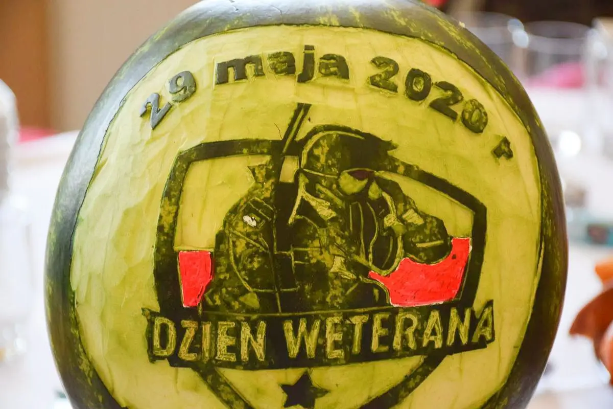 Apel z okazji Dnia Weterana Działań poza Granicami Państwa w 23 Śląskim Pułku Artylerii w Bolesławcu