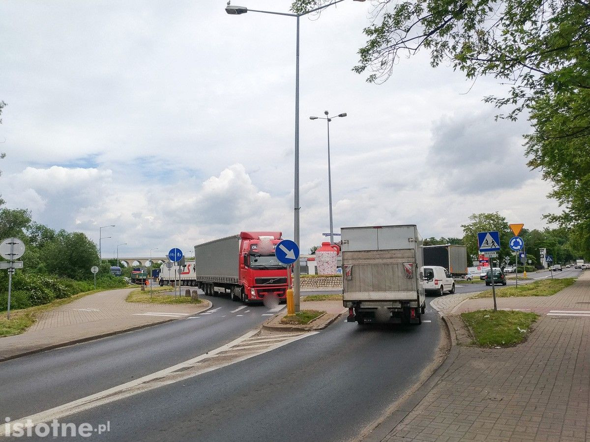 Korek na obwodnicy. Bolesławiec, 9 czerwca, po godz. 11:00