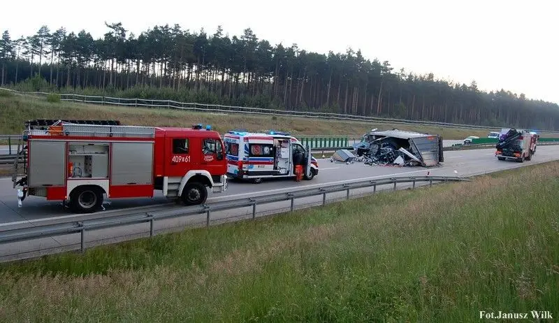 Niebezpiecznie na drogach: 9 groźnych zdarzeń w ciągu dziewięciu dni