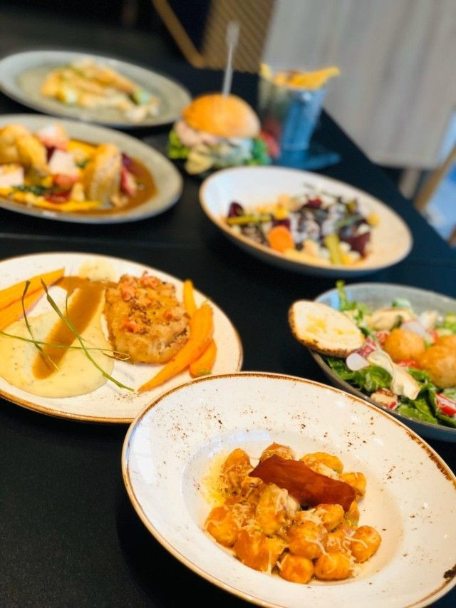 Dania Restauracji Winestone