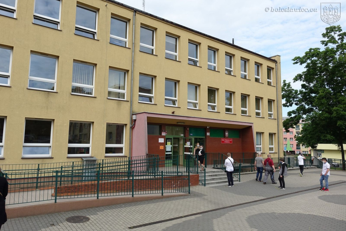 Uczniowie przystępujący do egzaminy ósmoklasisty