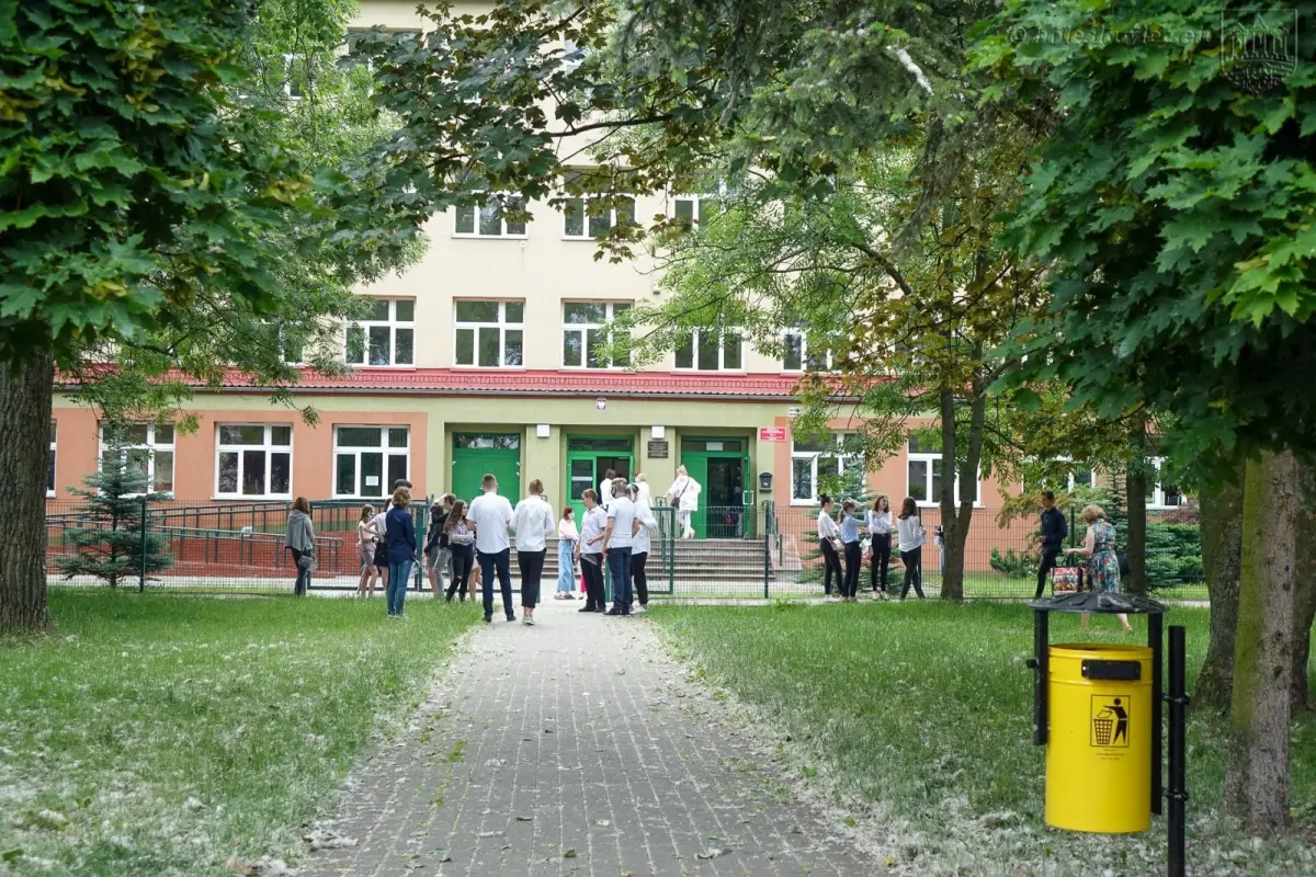 Uczniowie przystępujący do egzaminy ósmoklasisty