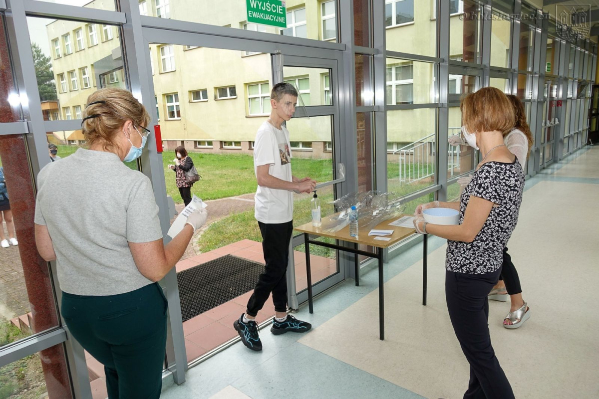 Uczniowie przystępujący do egzaminy ósmoklasisty