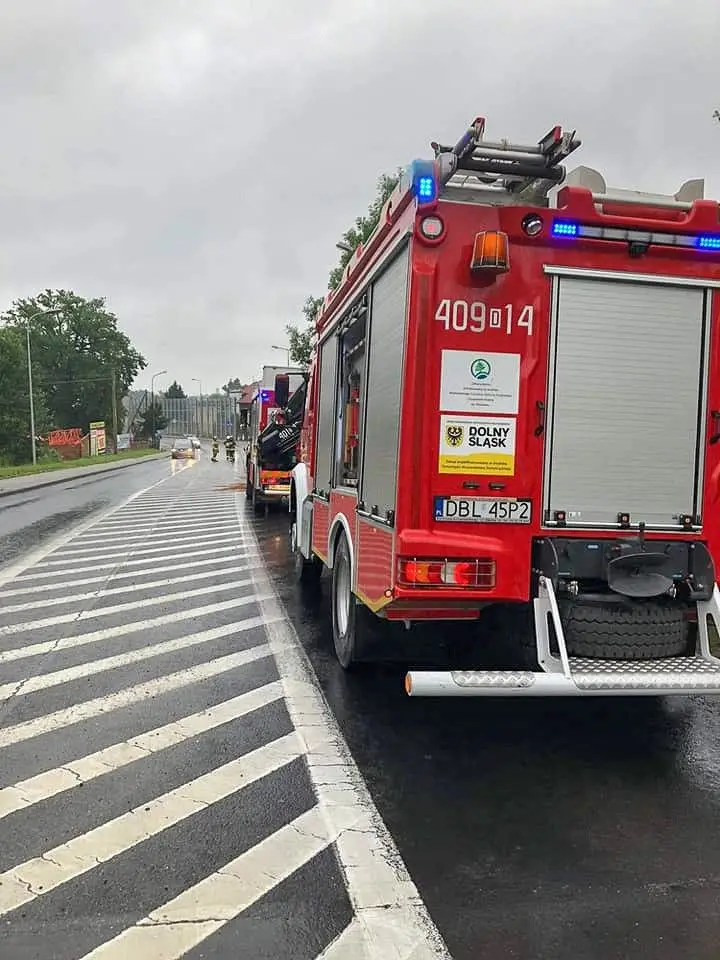 Akcja straży pożarnej na ul. Generała Nila w Bolesławcu