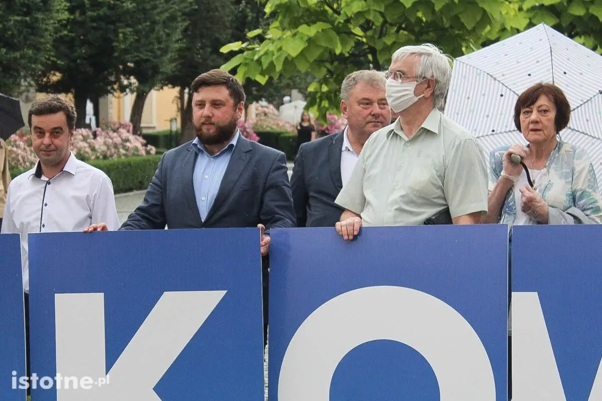Politycy i sympatycy KO namawiali na głosowanie na Trzaskowskiego