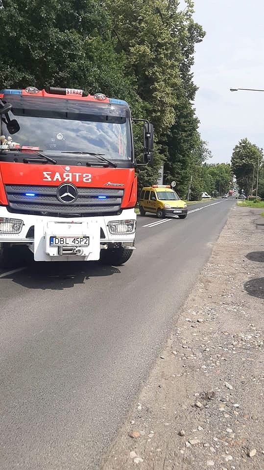 Akcja służb przy ulicy Jeleniogórskiej w Bolesławcu