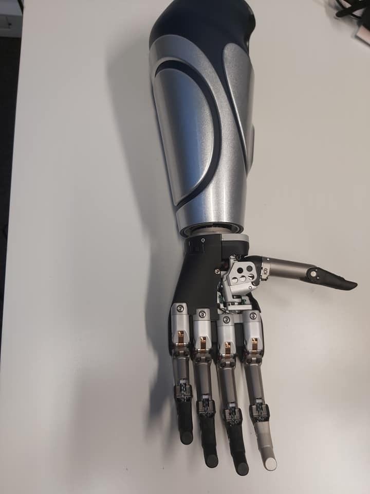 Bioniczna proteza ręki