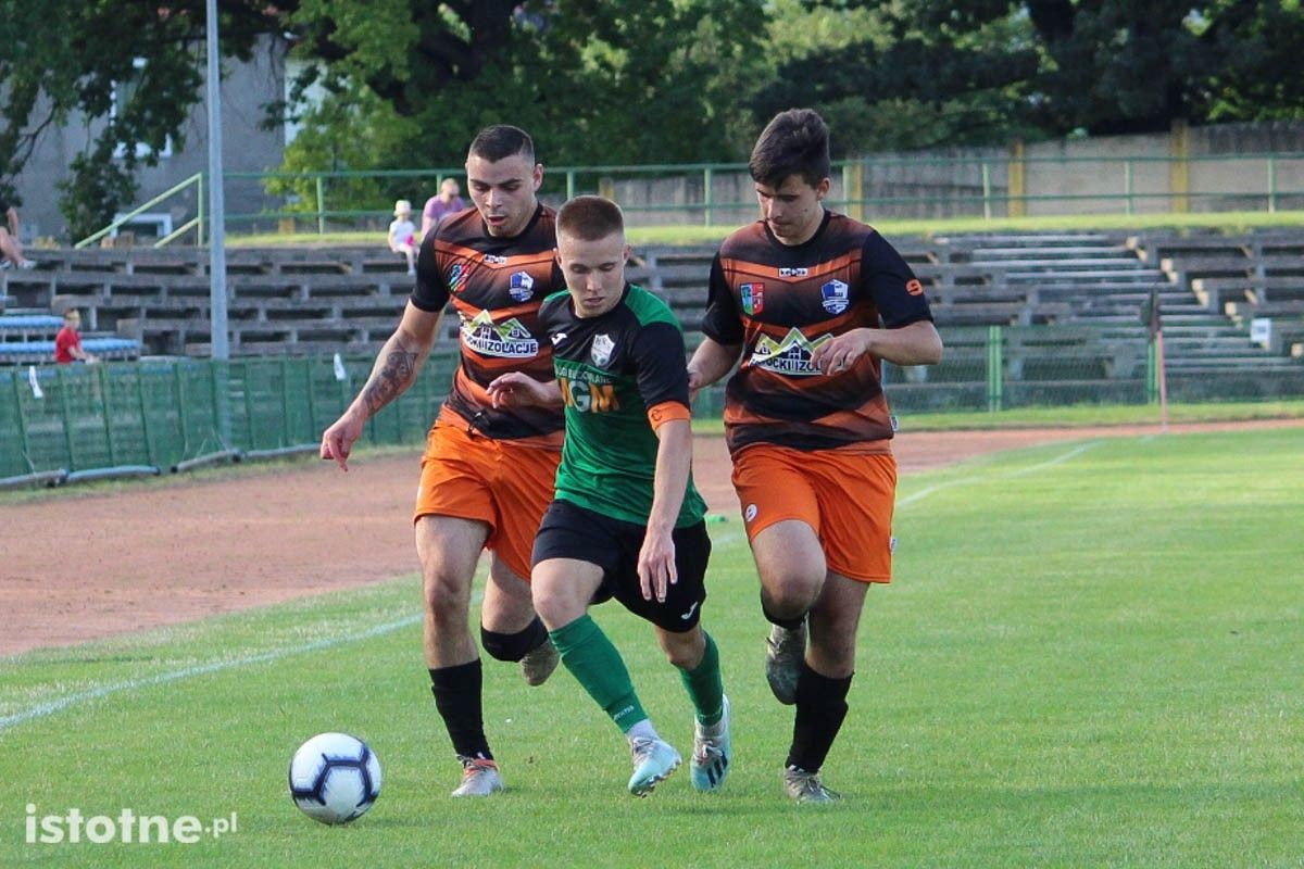 BKS wygrał z Hutnikiem i awansował do finału Okręgowego Pucharu Polski