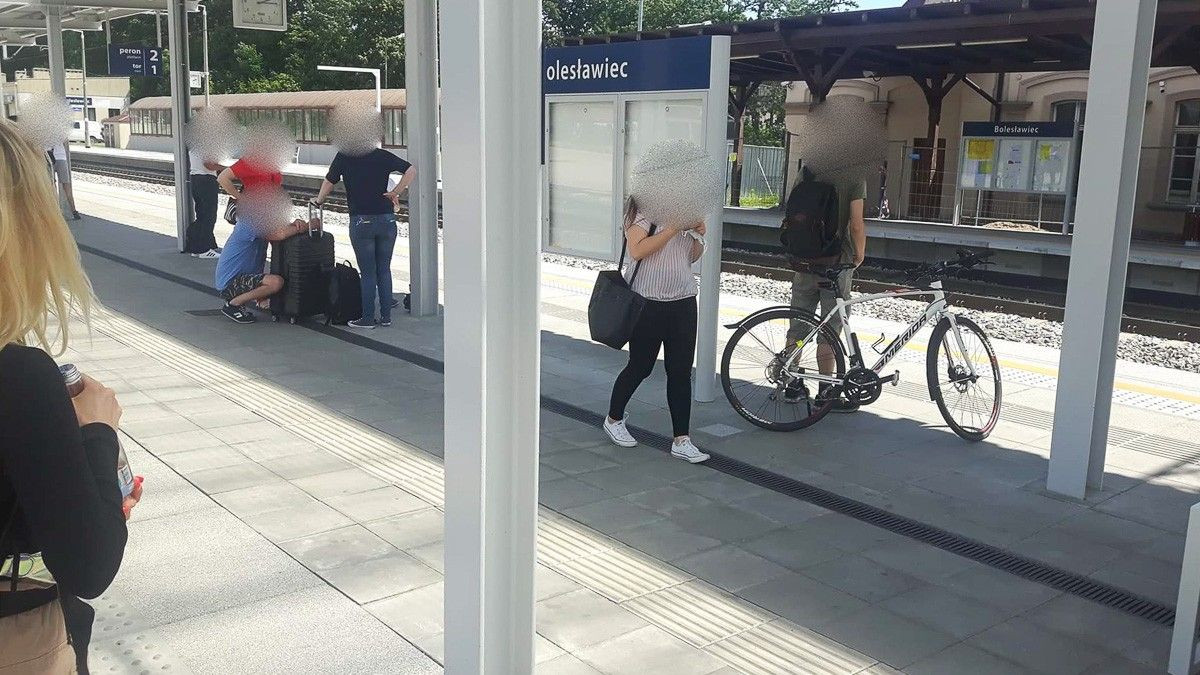 Peron nr 2 na dworcu PKP w Bolesławcu