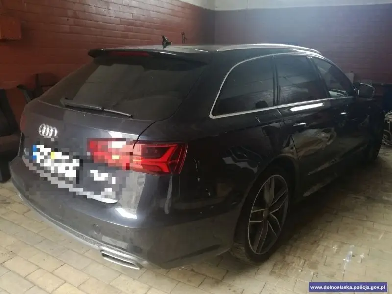 Auto i podejrzany