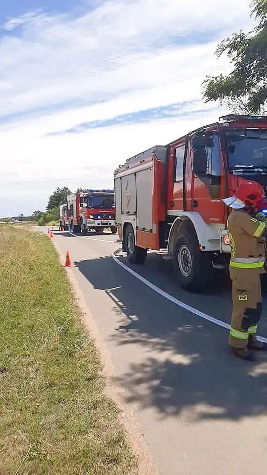 Strażacy ochotnicy z Ocic w czasie interwencji, ćwiczeń i kontrolowania obozowiska harcerskiego