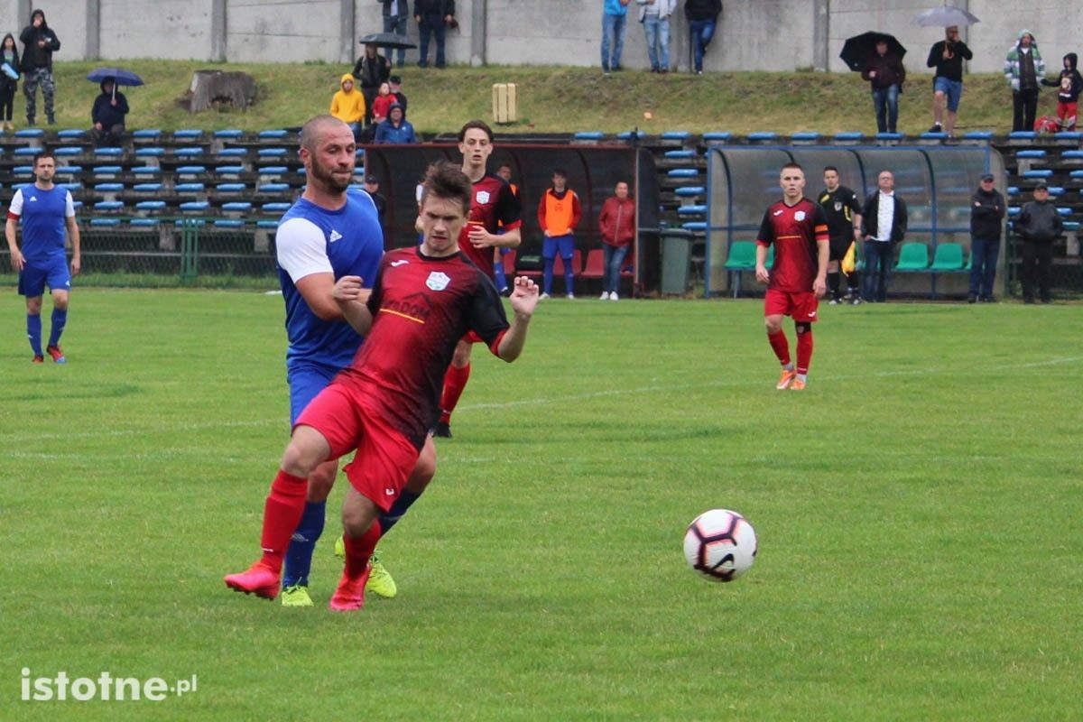 Apis wygrywa z BKS-em w finale Okręgowego Pucharu Polski