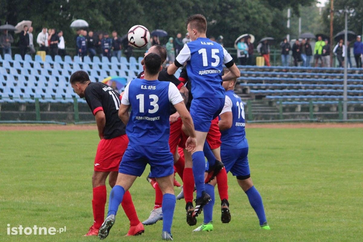Apis wygrywa z BKS-em w finale Okręgowego Pucharu Polski