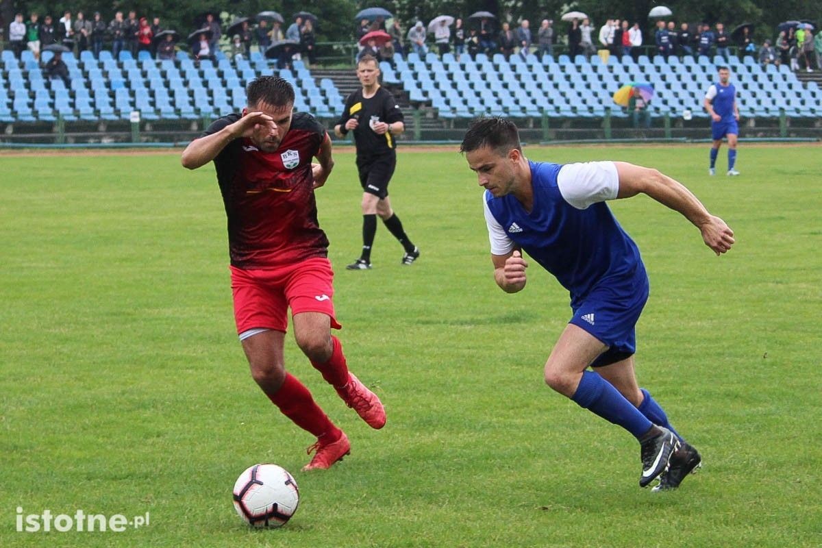 Apis wygrywa z BKS-em w finale Okręgowego Pucharu Polski