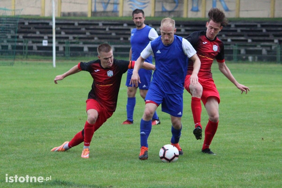 Apis wygrywa z BKS-em w finale Okręgowego Pucharu Polski