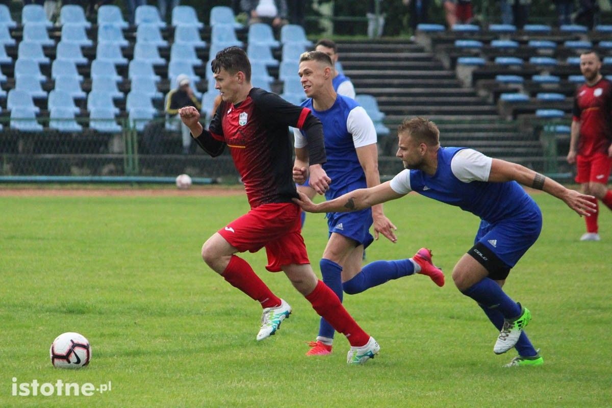 Apis wygrywa z BKS-em w finale Okręgowego Pucharu Polski