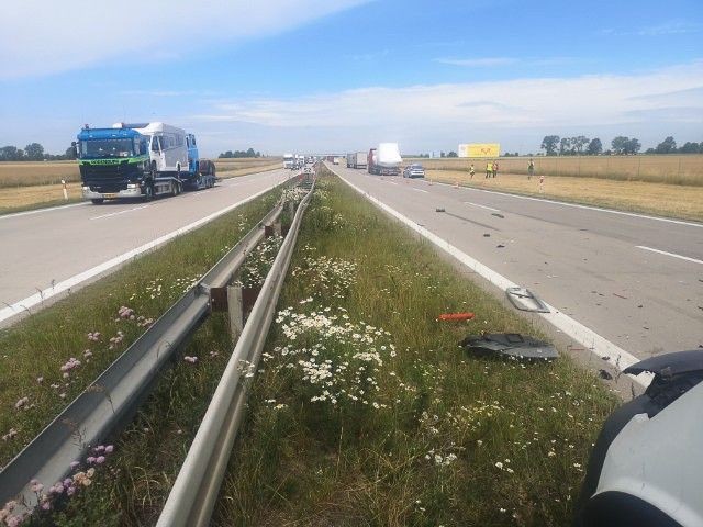 Akcja służb na A4 (na wysokości Krzyżowej, gmina Gromadka, powiat bolesławiecki)